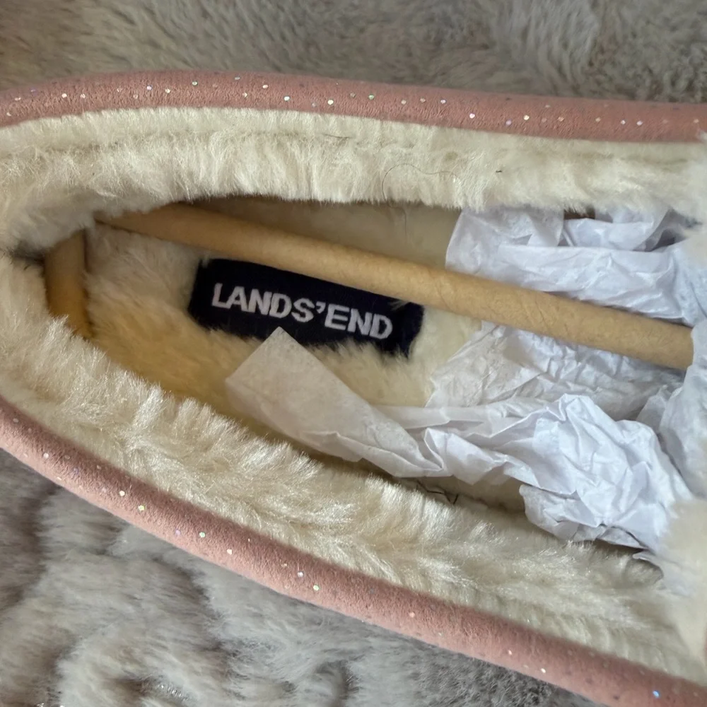 Land's‎ End $50 Kids Fuzzy Lined Light Blush Shimmer Moccasin Slippers Sz 4 NWT